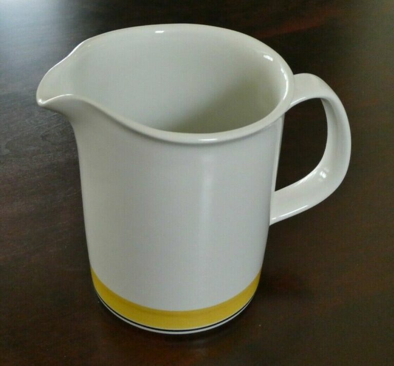 Read more about the article Arabia of Finland Faenza Yellow and Black Stripe Vintage 32 Ounce Pitcher