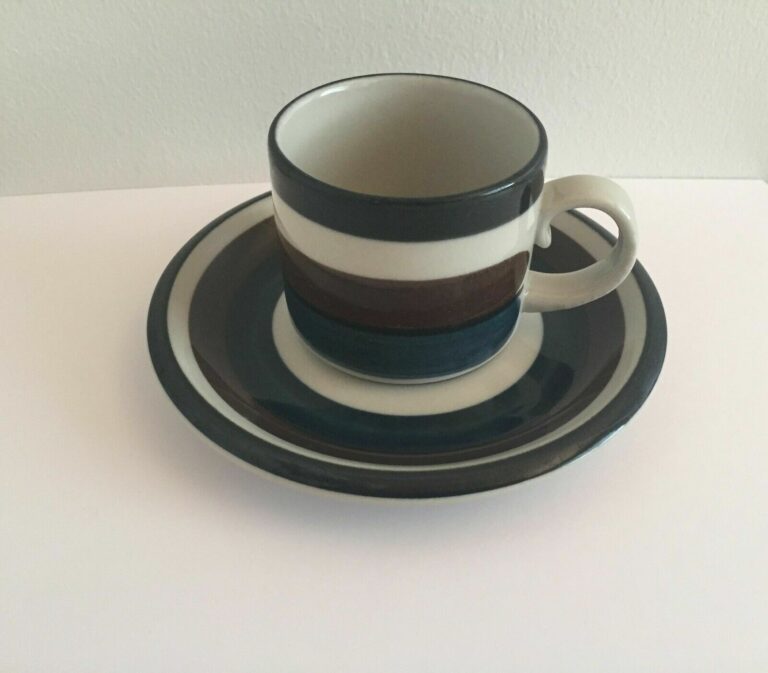 Read more about the article Vintage Arabia Finland Kaira Anja Jaatinen Tea Coffee Cup And Saucer 1970