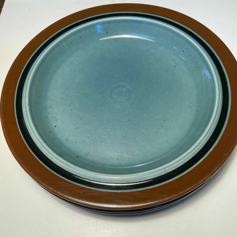 Read more about the article Arabia Finland MERI BLUE Plates and Bowls Mid Century Modern CHOICE