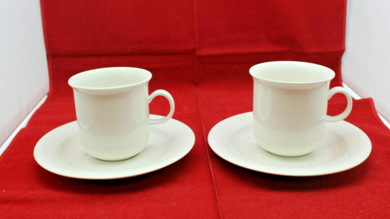 Read more about the article Arabia Finland Arctica White Coffee Tea Mug Cup 7.5 cm Tall Saucer Set of 2 (B)