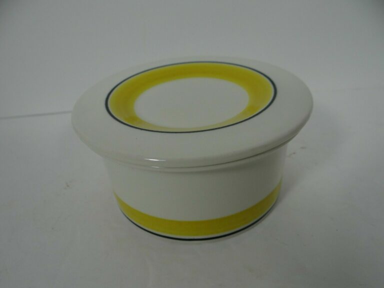 Read more about the article Arabia of Finland Faenza Yellow Sugar Bowl and Lid Yellow Stripe