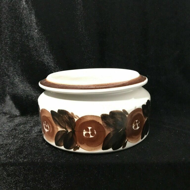 Read more about the article Vintage Arabia Finland Ulla Procope Anemone Rosmarin Brown Tureen NO LID