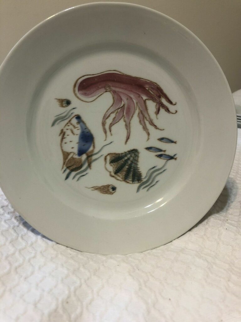 Read more about the article Vintage Arabia of Finland Plate “Aquarium”- Discontinued