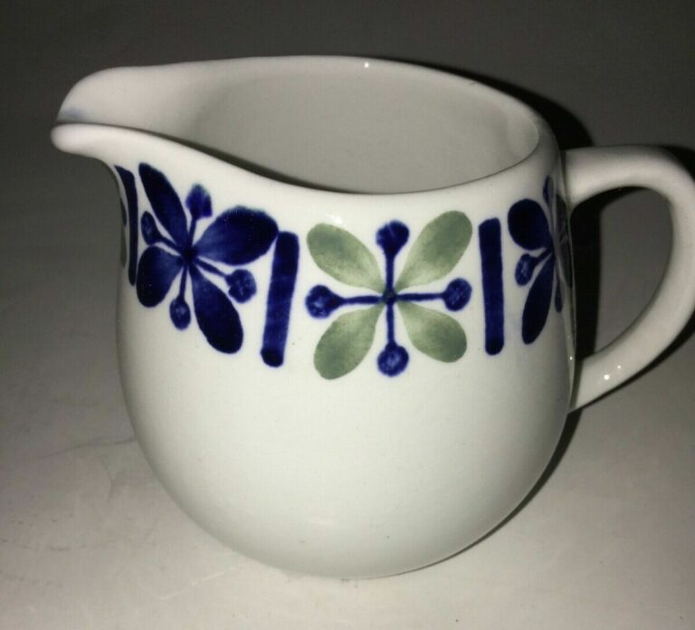 Read more about the article Arabia Finland Katrilli Mini Creamer 3″ Pottery Blue Green Flowers Discontinued