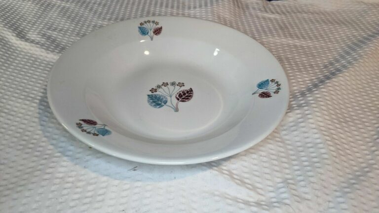 Read more about the article ARABIA FINLAND~1960s~1 Rimmed Bowl~Flower/Leaf Pattern~NICE!