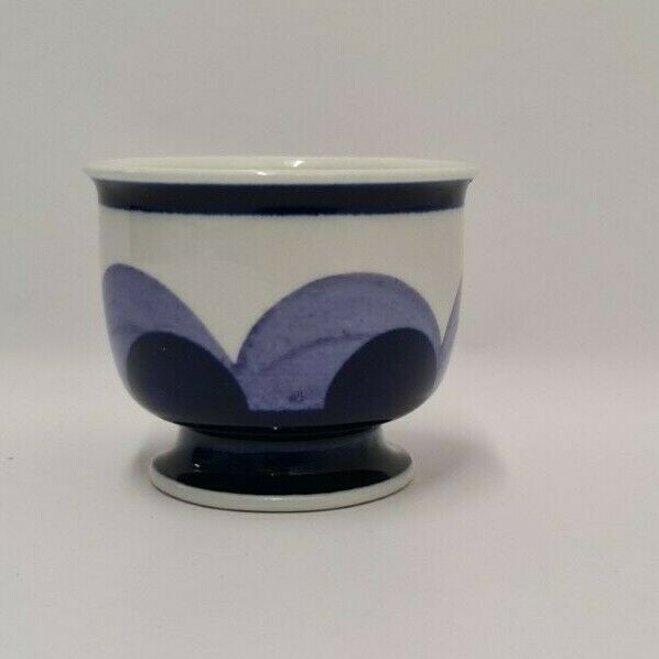 Read more about the article Anja Jaatinen-Winqvist Paju Sugar Bowl Blue Small 1970 Arabia Finland