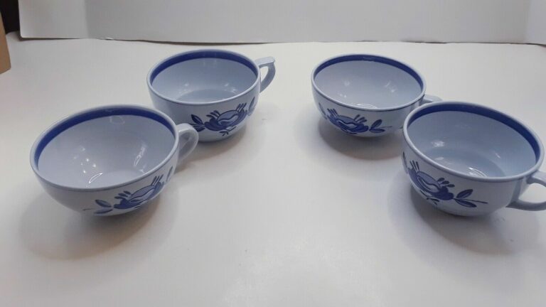 Read more about the article Arabia made in Finland Set Of 4 Blue Coffee Cups  Blue Rose Handpainted