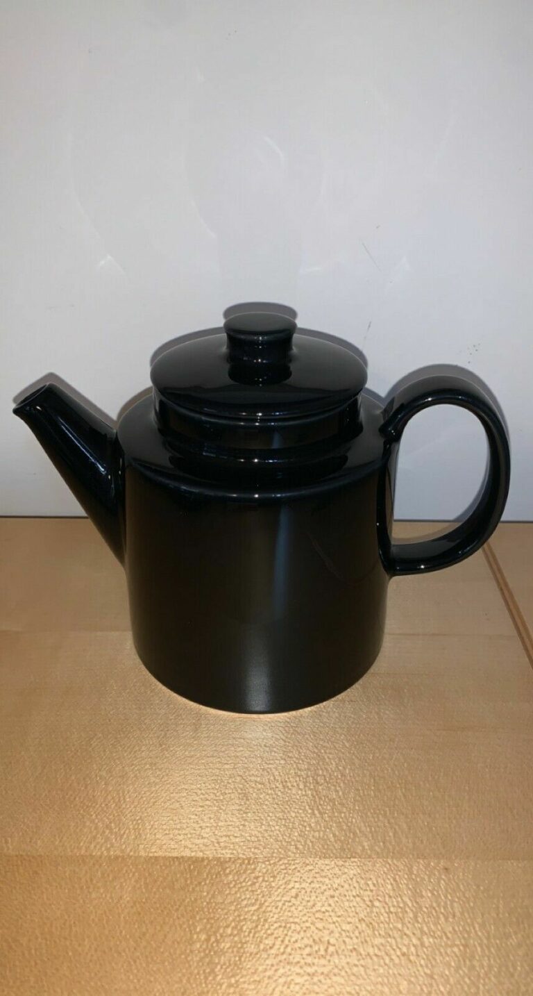 Read more about the article 320z Porcelain Arabia Finland Littala Teema Black Dinnerware Teapot