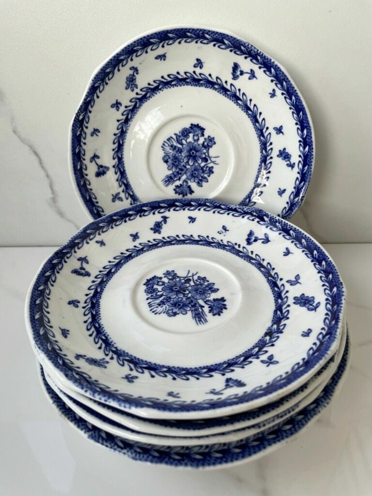 Read more about the article Vintage Finland Arabia / Finn Flower Blue Plates