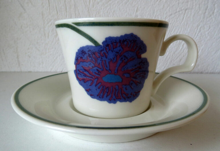 Read more about the article ARABIA  Finland   Illusia  Coffee Cup and Saucer  Excellent Condition