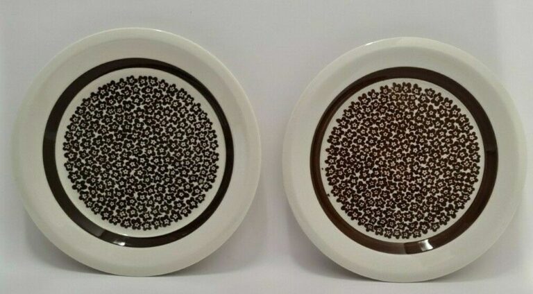 Read more about the article Inkeri Leivo Brown Faenza Cake Plate 170mm  Arabia Finland 1970 Vintage