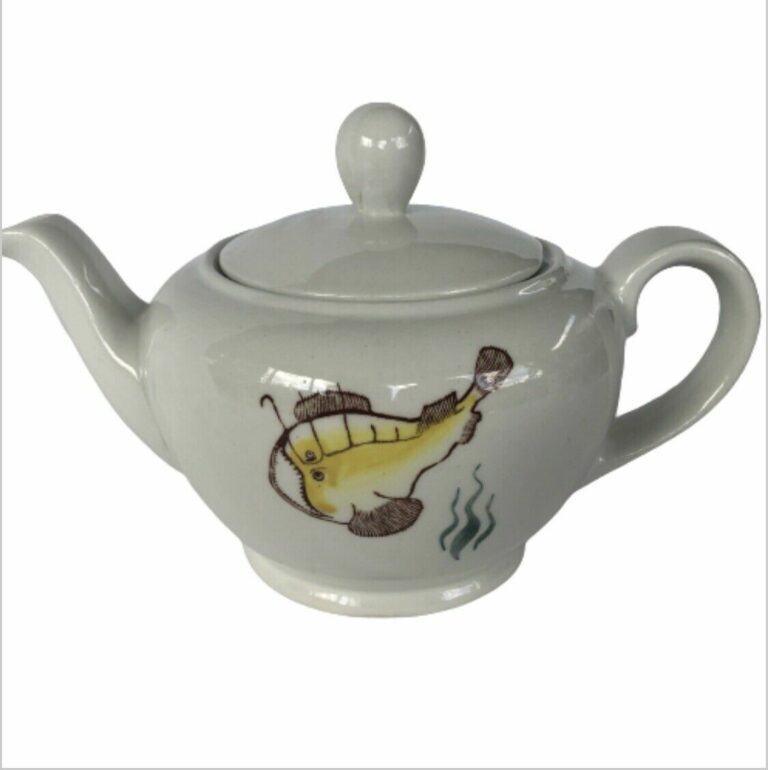 Read more about the article Aquarium By Arabia Finland Teapot Tea Pot Hand Painted VTG 1960s Discontinued