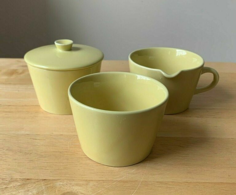 Read more about the article ARABIA FINLAND TEEMA YELLOW Lidded Sugar Bowl + Creamer + Cup – VGUC