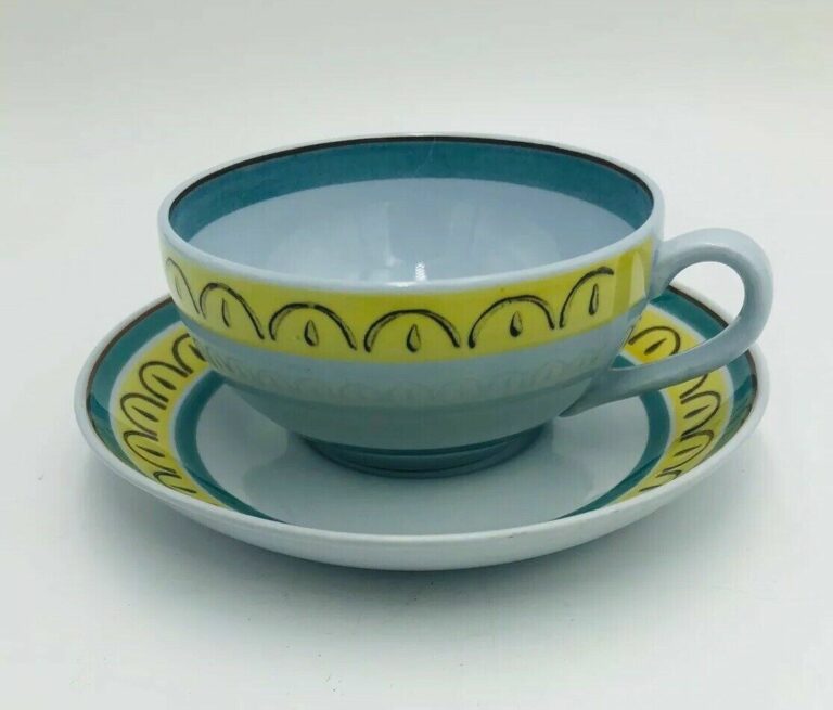 Read more about the article Arabia of Finland Demitasse Cup and Saucer  Crownband  Vintage Hand painted