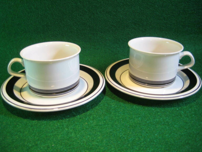 Read more about the article Arabia Finland 2 Cups and Saucers.  Peter Winquist Faenza Black Stripe. Two sets.