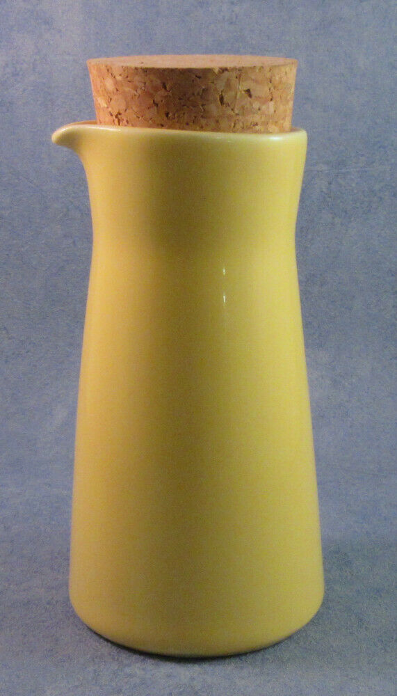 Read more about the article ARABIA Kaj Franck Teema Yellow Creamer  Excellent Condition