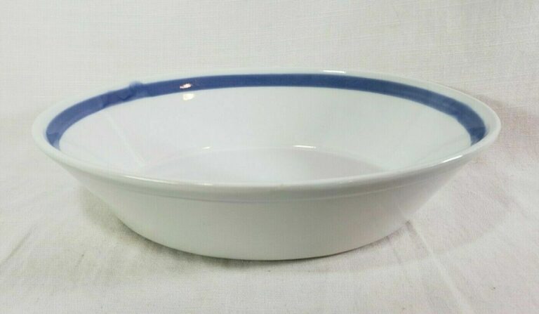 Read more about the article Arabia Finland 1930s Blue Ribbon – 9.5″ Oval Baking Dish – Pipe Stamp – VG