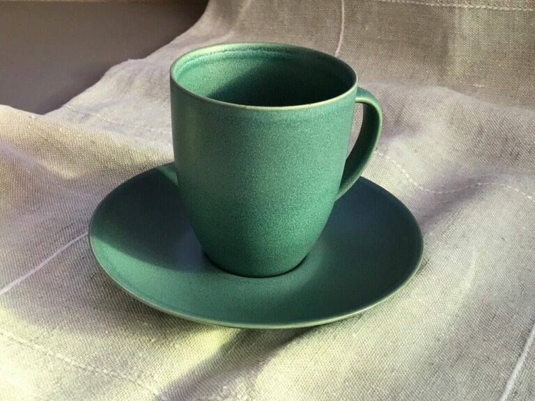 Read more about the article Arabia 24H Matte Green Mug and Saucer