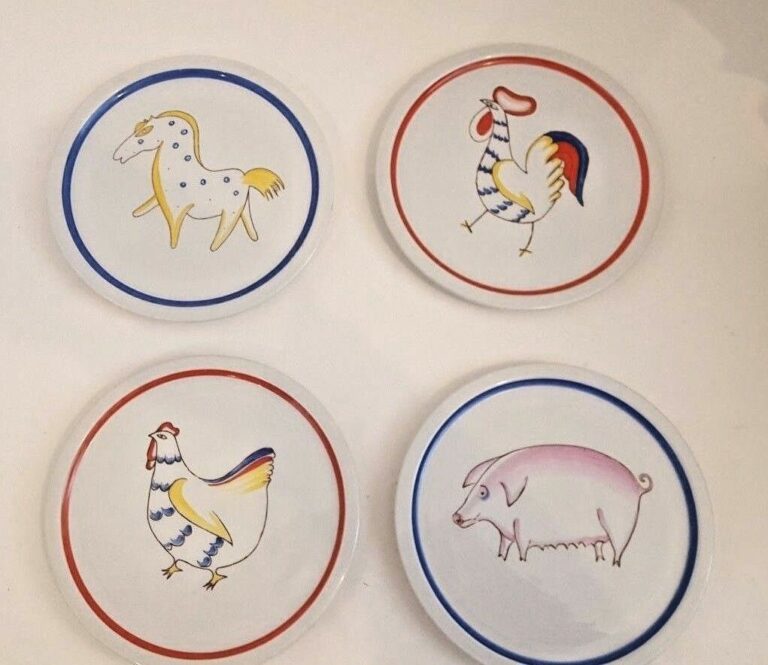 Read more about the article Arabia Finland Hand-painted 4 Sm Plate Animal Kingdom Pig Chicken Rooster Horse