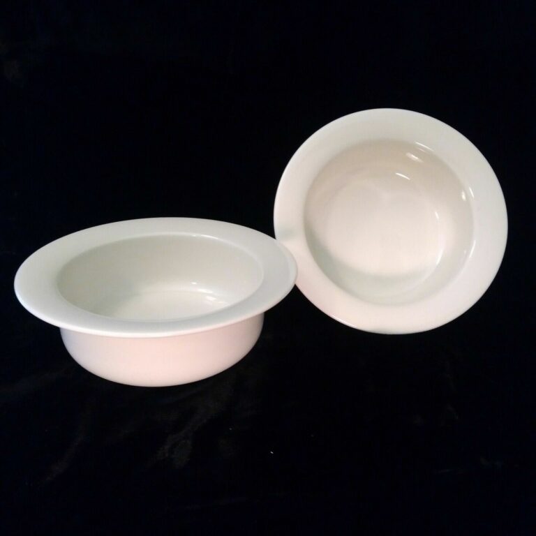 Read more about the article Arabia Finland Set of 2 Arctica White Rim Cereal Soup Bowls  6.25″ Mint