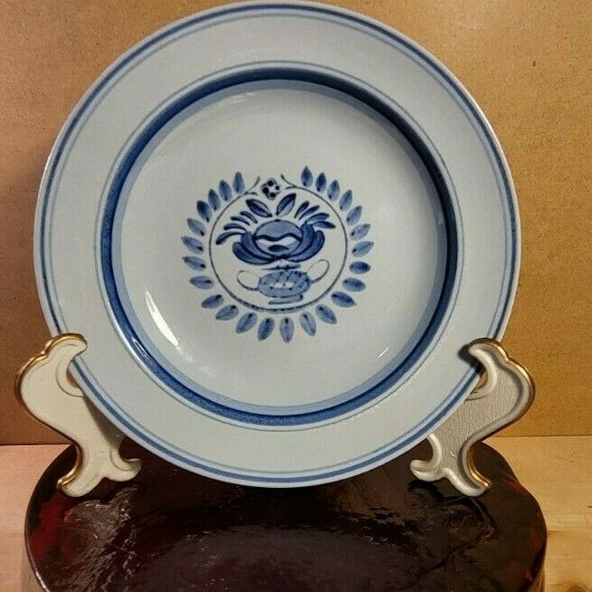 Read more about the article Arabia Finland Lautaset Blue Rose Flower Rings sandwich plate