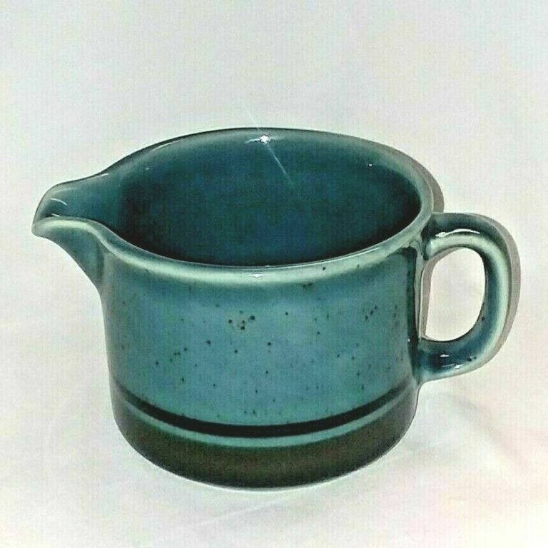 Read more about the article Arabia Finland Meri Blue Creamer w/ Handle ~ Mid Century Modern