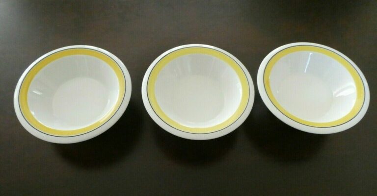 Read more about the article Arabia of Finland Faenza Yellow and Black Stripe Vintage Fruit/Dessert Bowls (3)