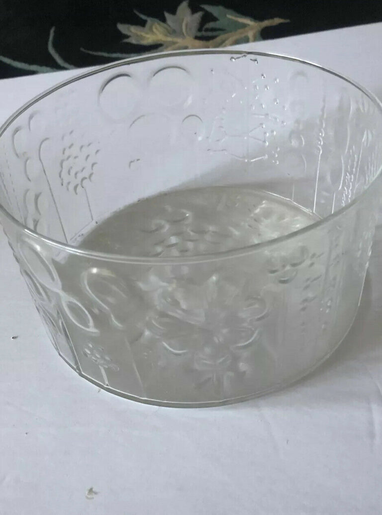 Read more about the article ARABIA Flora Glass Clear Fruit Bowl Oiva Toikka Littala Finland Decorative 7.5”