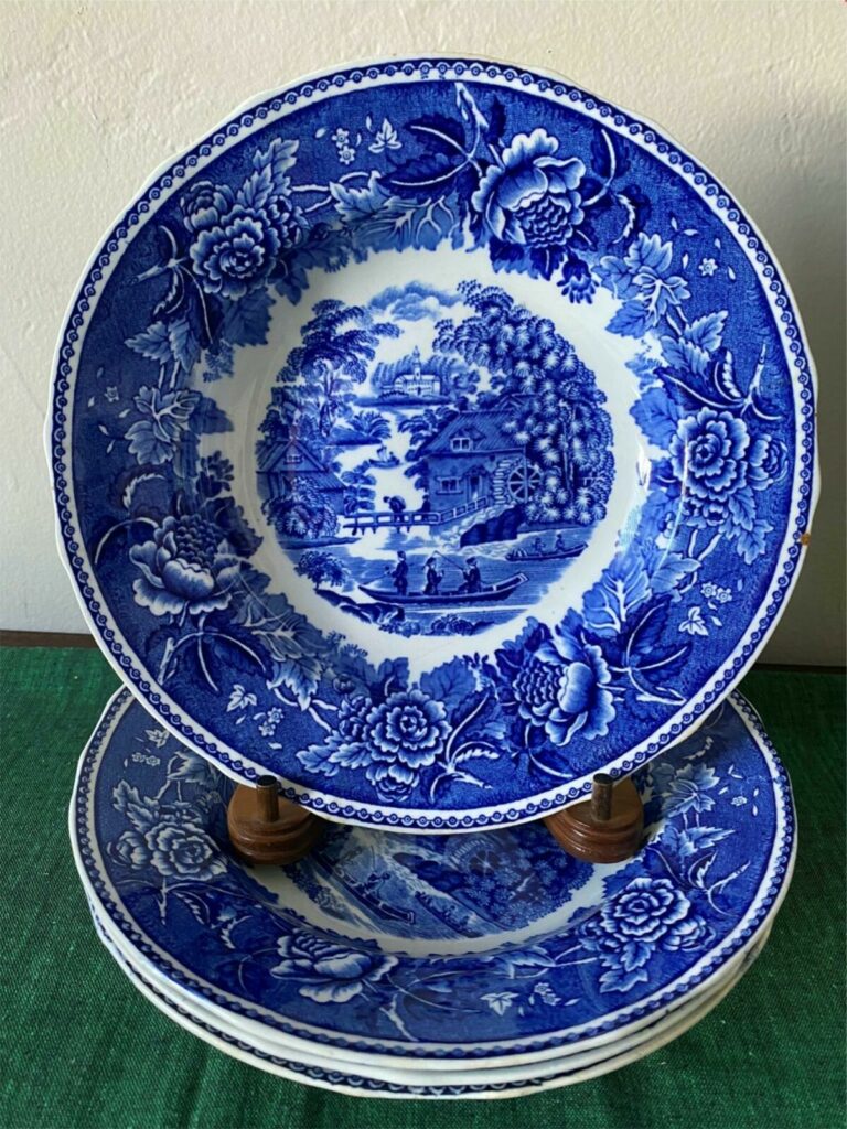 Read more about the article Set of 4 Arabia of Finland LANDSCAPE BLUE Suomi Rim Soup Bowls Plates