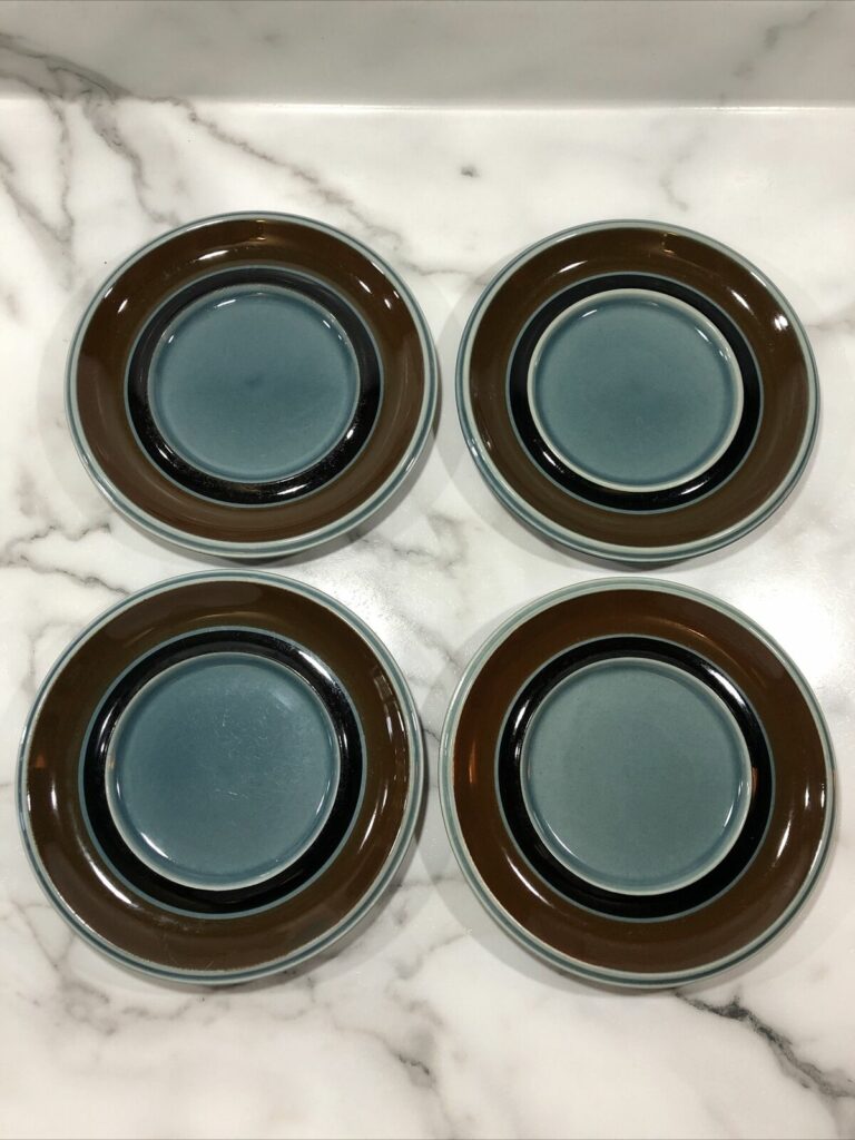 Read more about the article Lot of 4 Arabia Finland Meri 6 1/2 Inch Plate Blue Brown *See Photos and Read