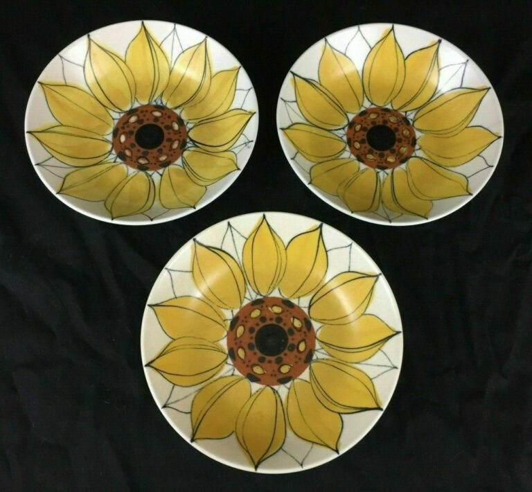 Read more about the article Set of (3) Vintage Arabia of Finland Sun Rose Ceramic Coupe Soup Bowls HLA/SL