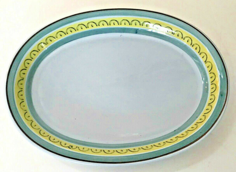 Read more about the article 12″ Oval Serving Platter/“Crown Band”/Arabia/ Finland Mid-Century Vintage
