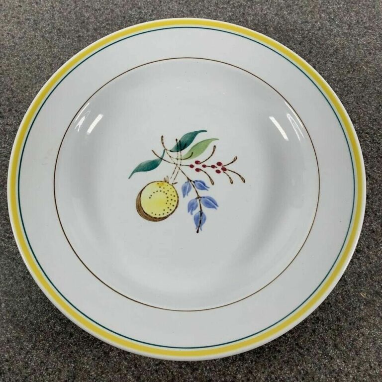 Read more about the article Arabia Hand Painted Windflower Salad Plate 7 5/8″ Made in Finland Vintage