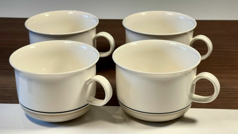 Read more about the article ARABIA FINLAND (Sieta Arctica) SET Of 4 (2.5”) Coffee/Tea Cups