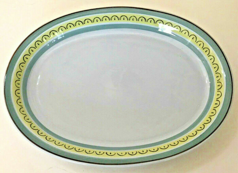 Read more about the article 14” Oval Serving Platter/“Crown Band”/Arabia/ Finland Mid-Century Vintage