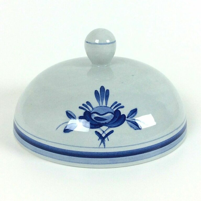 Read more about the article Vintage ARABIA of Finland Blue Rose Toast Cover Lid