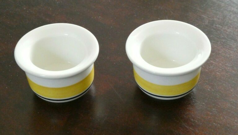 Read more about the article Arabia of Finland Faenza Yellow and Black Stripe Vintage Egg Cups (2)