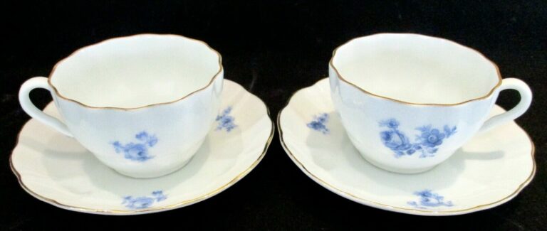 Read more about the article Arabia Finland China Gold Rim Blue Roses Flowers Demitasse Cups+Saucers #63~RARE