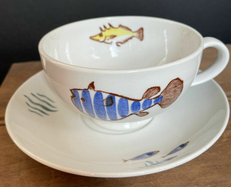 Read more about the article RARE Hand Painted Arabia Made Finland Aquarium Fish Cup Saucer Juurikkala MCM