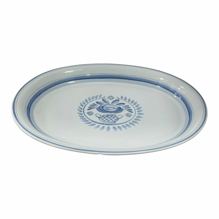 Read more about the article Arabia of Finland Blue Rose Oval Serving Platter Stripe 14.5″ Hand Painted