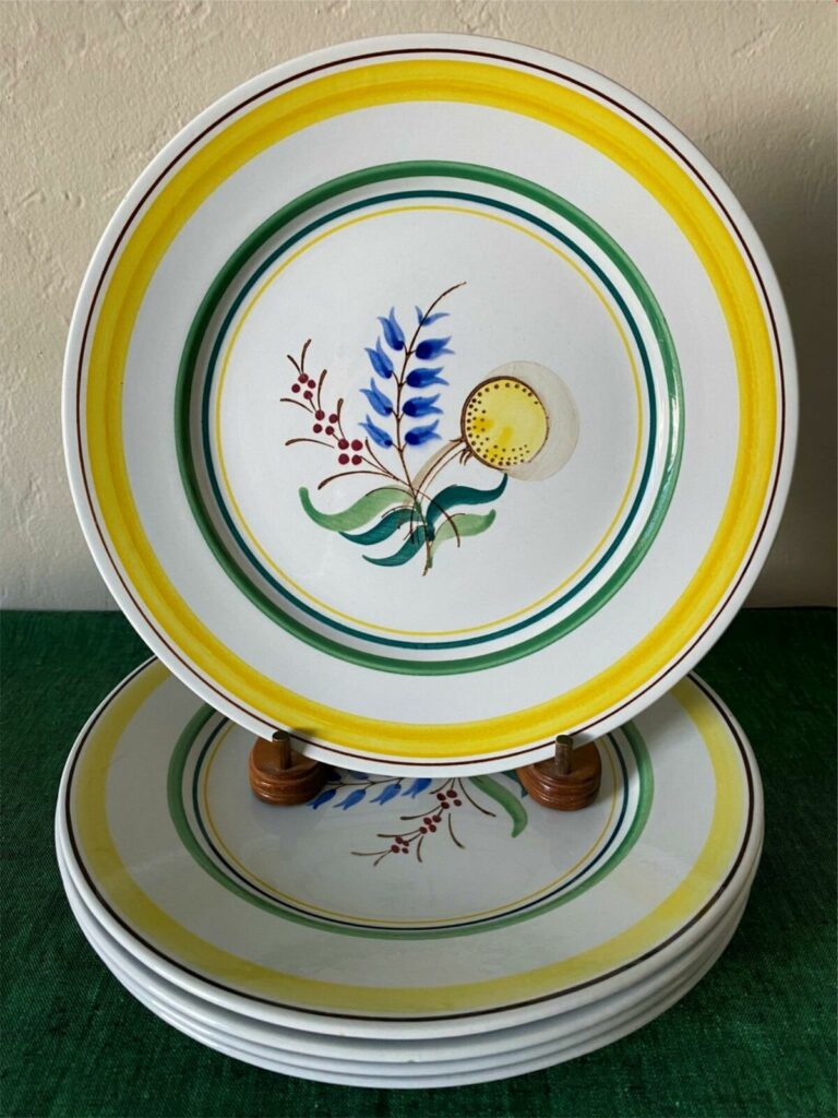 Read more about the article Set of 5 Arabia of Finland Suomi WINDFLOWER Green Dinner Plates