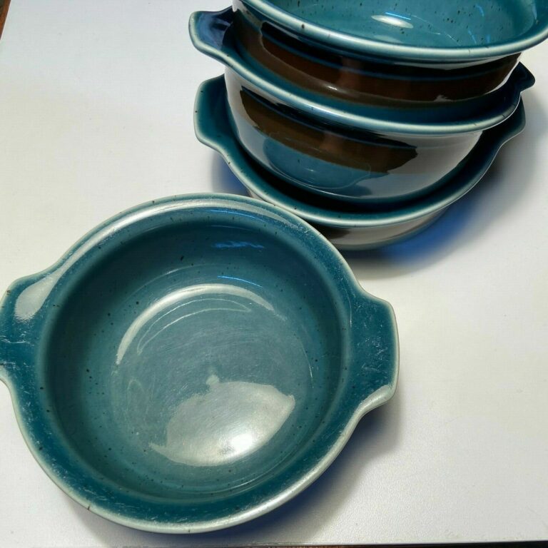 Read more about the article Arabia Finland MERI BLUE Plates and Bowls Mid Century Modern CHOICE