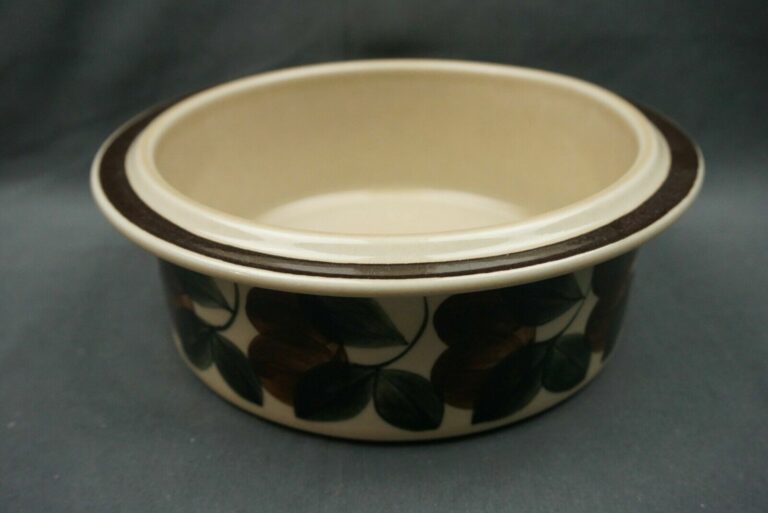 Read more about the article Arabia Finland Ruija Troubadour 7″ Vegetable Bowl #66