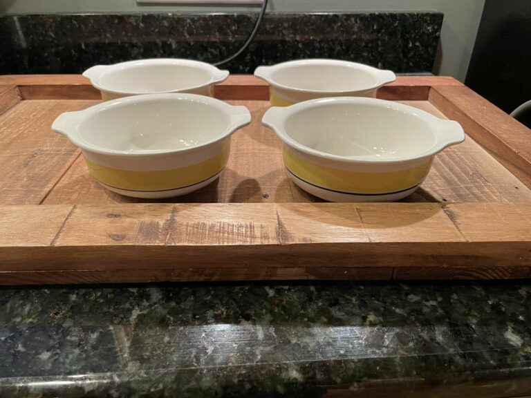 Read more about the article Arabia of Finland Faenza Yellow and Black Stripe Vintage Lugged Bowls (4)