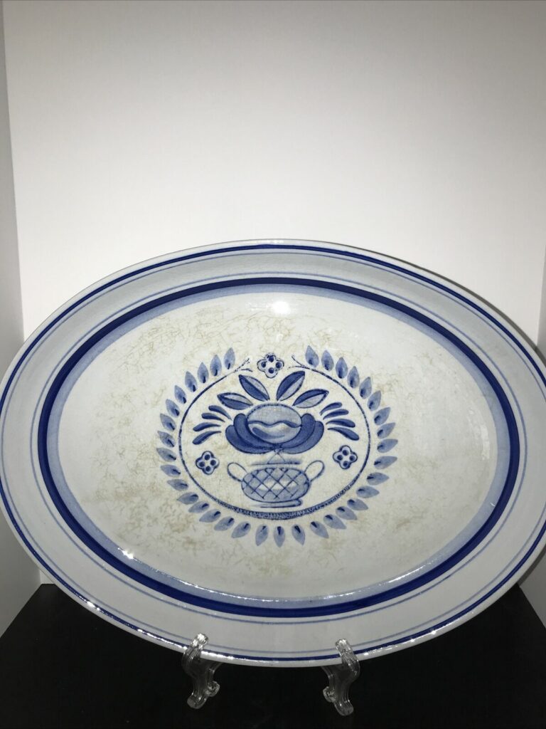 Read more about the article Arabia of Finland Blue Rose 12” Oval Serving Platter Hand Painted Scandinavia