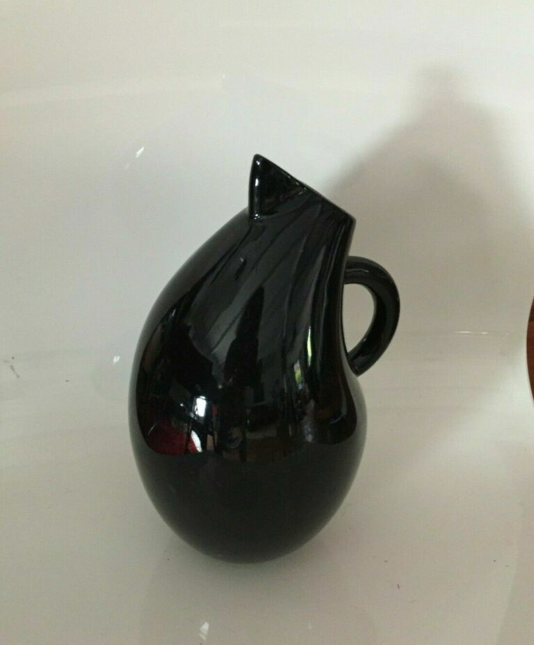 Read more about the article Rare Find Finland Arabia Storybirds Olga Black Pitcher MCM 1995-98 Mid Modern