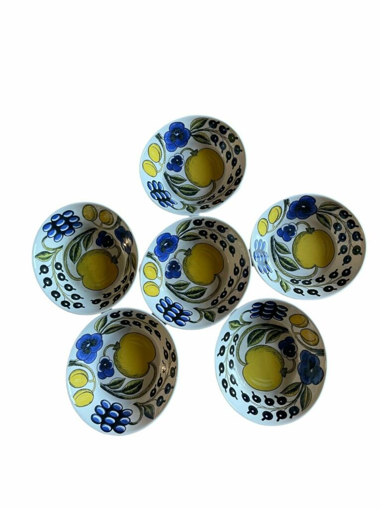 Read more about the article VTG Arabia Finland Paratiisi  China Blue Yellow Fruit Design Set of 6 SmallBowls