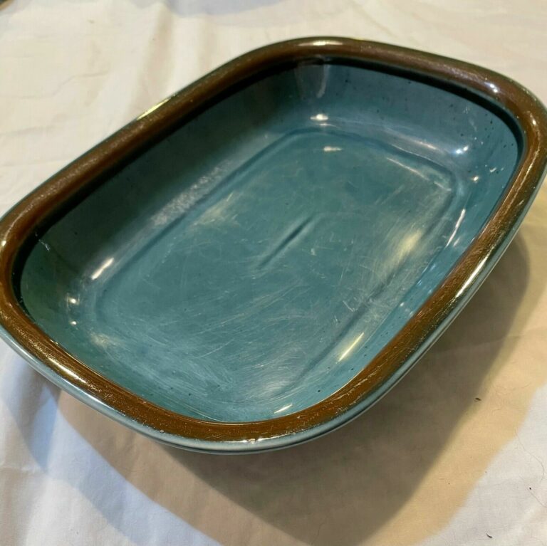 Read more about the article Arabia Finland Meri Blue Casserole Serving Dish