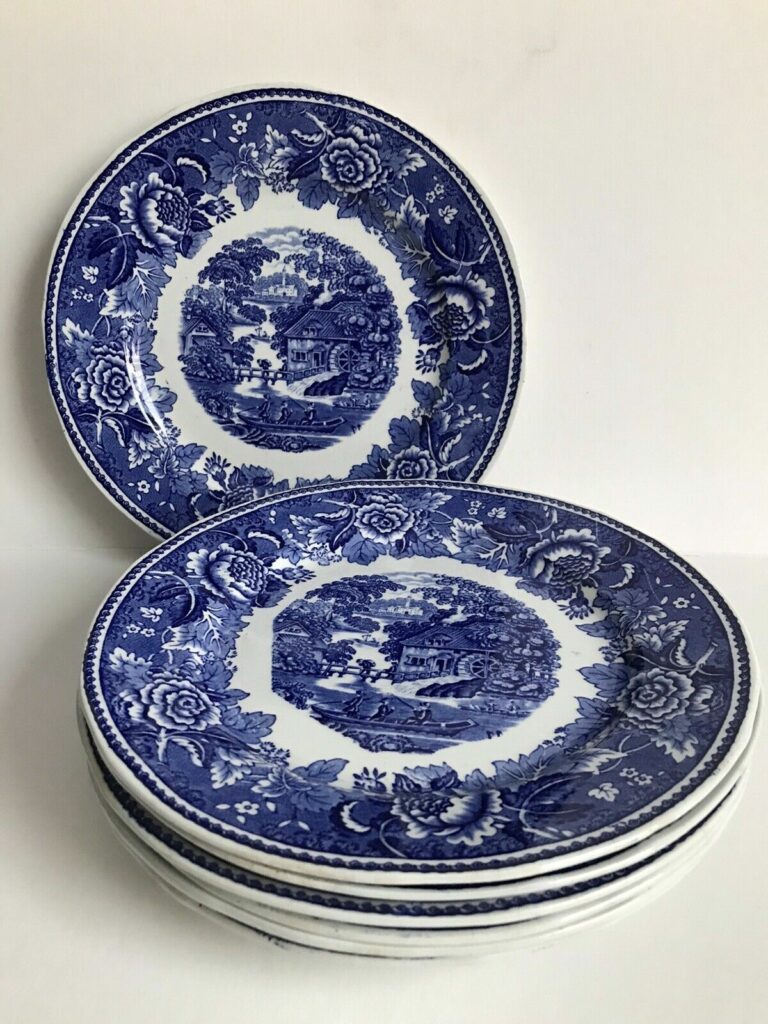 Read more about the article Lot of 7 Arabia of Finland LANDSCAPE BLUE Suomi 10 1/8″ Dinner Plates MILL