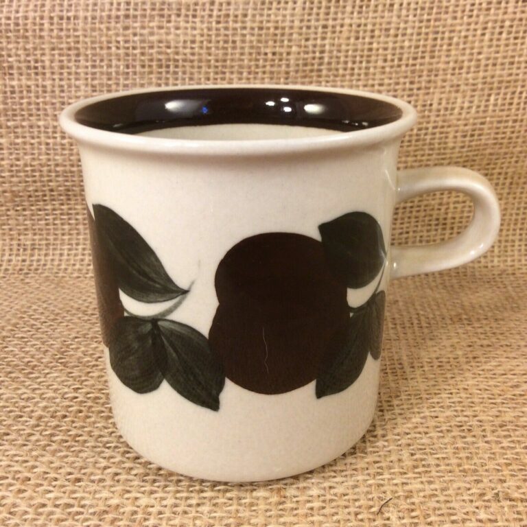 Read more about the article Arabia Finland Ruija Troubadour Coffee Tea Mug Cup Vintage No Saucer *Base Nick*